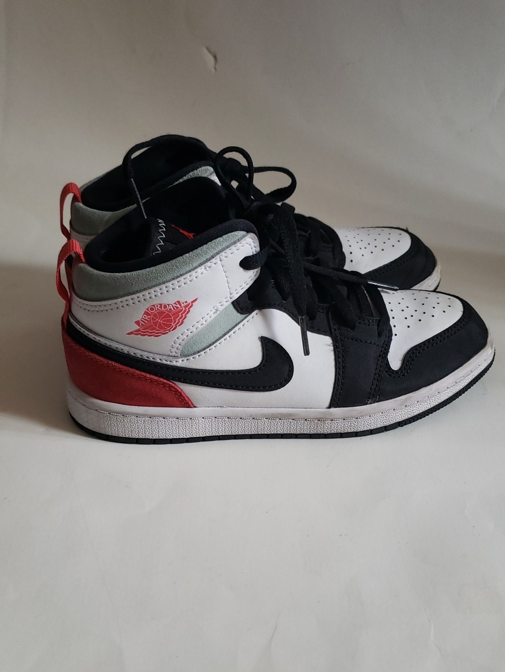 Air Jordan 1 Mid Chile Red Black White Sneakers Size 2Y